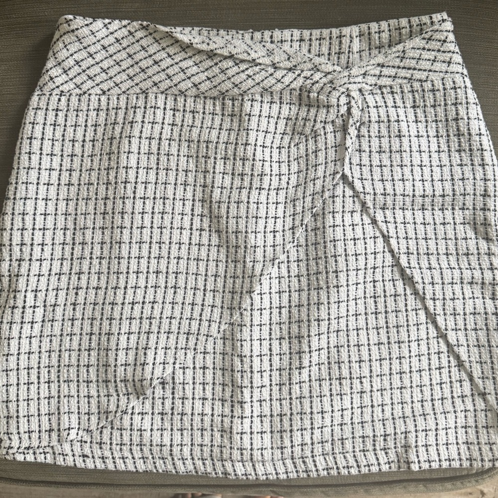 Skirt size- L